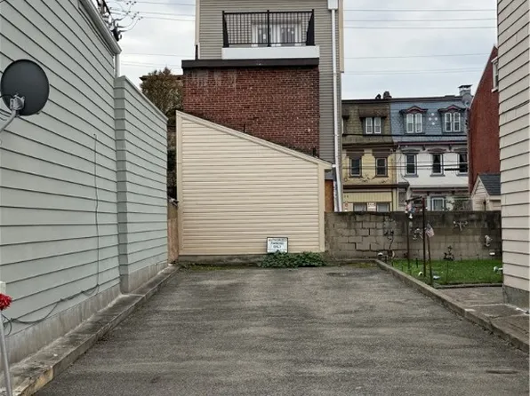 2510 Carey Way, Pittsburgh, PA 15203