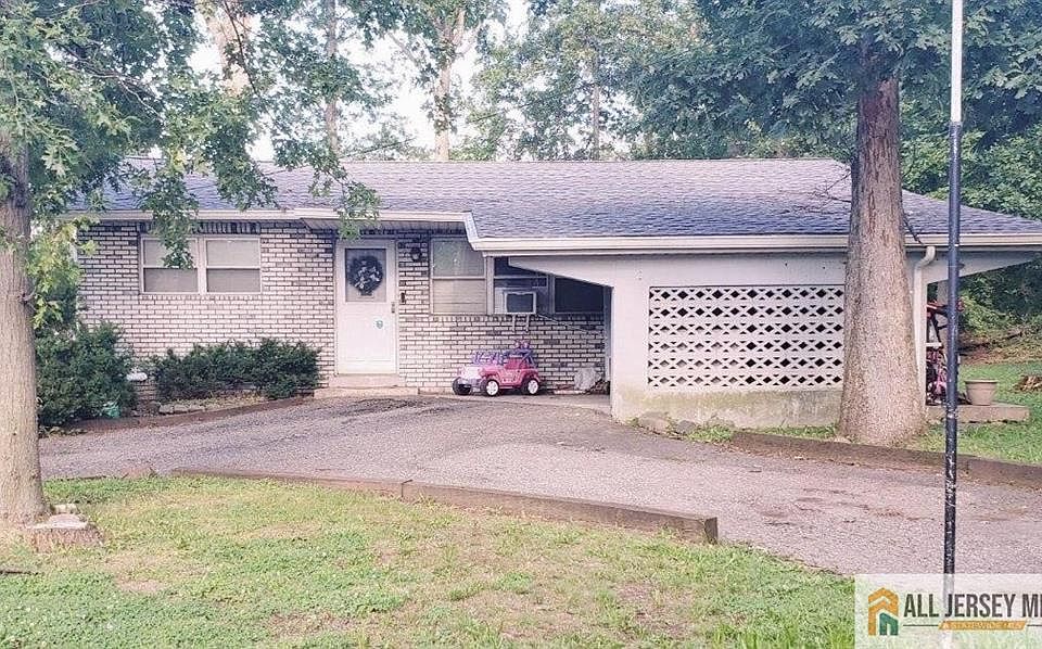 1st image of 30 Caswell Ave