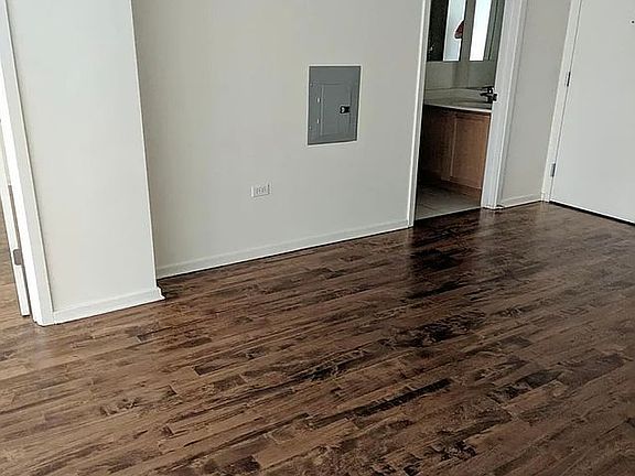 5th image of 1 E 8th St APT 1017