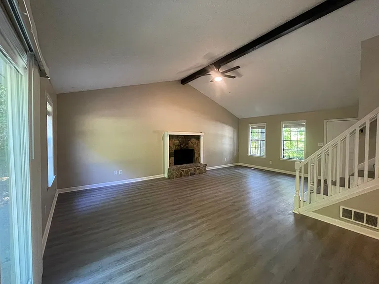 55 Huntridge Dr — Photo 6