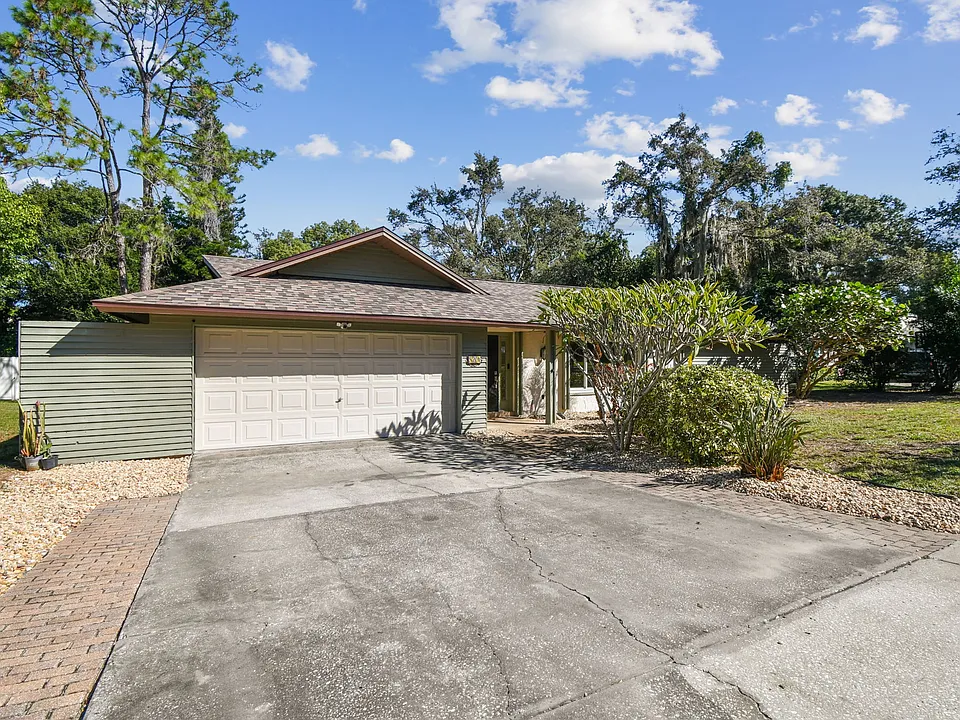 844 Park Ct