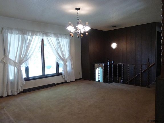 3rd image of 2565 Marywood Dr