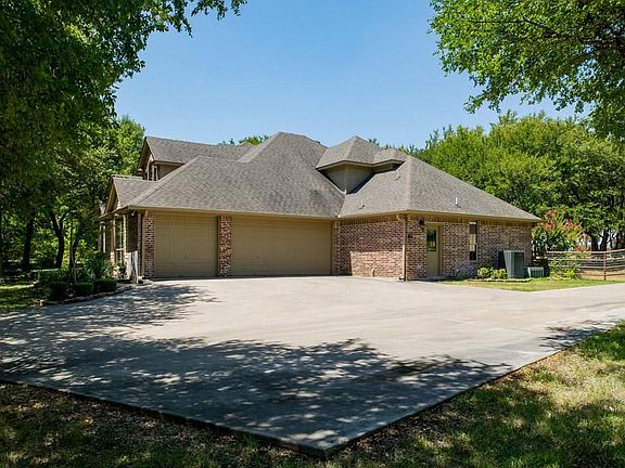 3rd image of 141 Muir Hill Dr