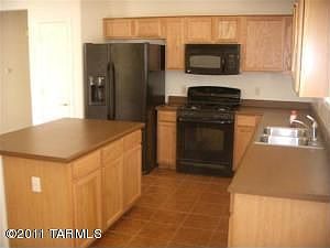 3rd image of 702 W Calle Marojo