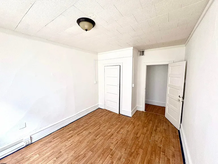 117 N Georgia Ave #2 — Photo 5