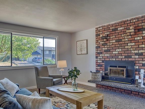 5th image of 3518 E Garnet Ave