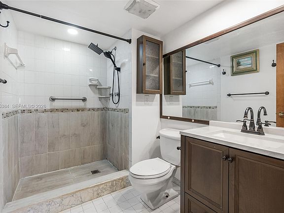3rd image of 711 S Hollybrook Dr APT 209