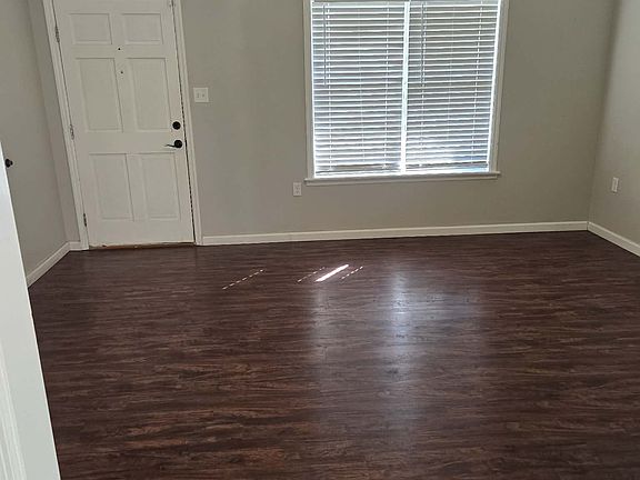 4th image of 1779 Wayland Park Dr