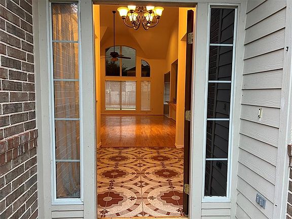 2nd image of 17707 Cypress Laurel St