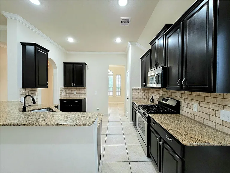 7506 Amber Village Cir — Photo 5