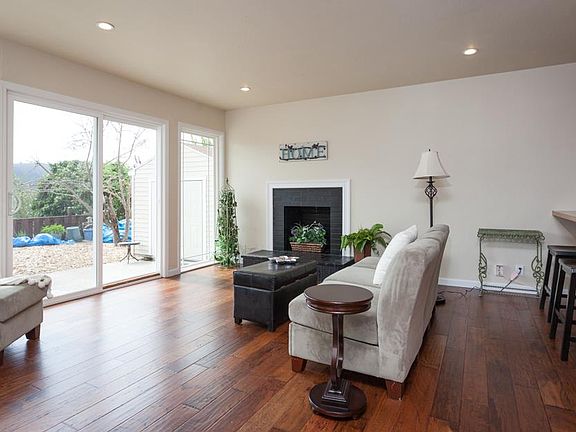 4th image of 920 Corona Dr