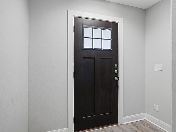2nd image of 1022 W Shepherd St #1022