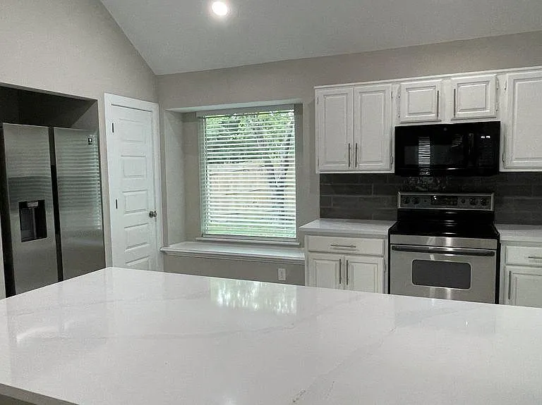 1477 Hampton Rd — Photo 4