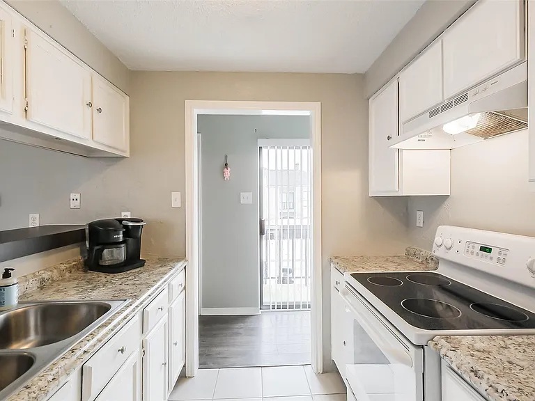 10122 Waterstone Dr — Photo 11