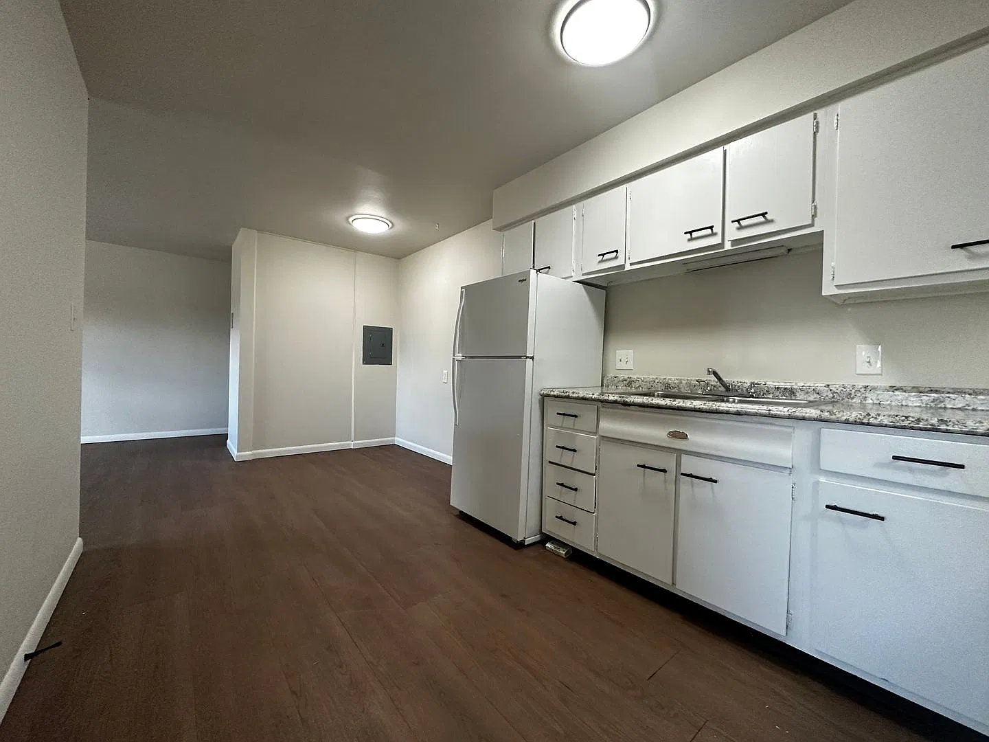 Preble Heights -125 — Photo 2