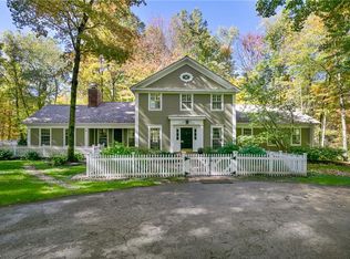 108 Partridge Ln, Chagrin Falls, OH 44022