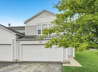 250 Wedgewood Cir, Lake In The Hills, IL 60156