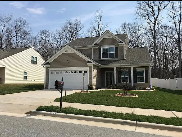 2405 Bearded Iris Ln — Photo 1