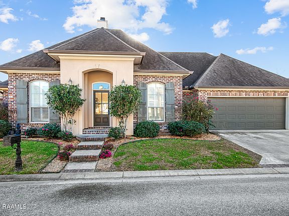 2nd image of 105 Imperial Palm Ln