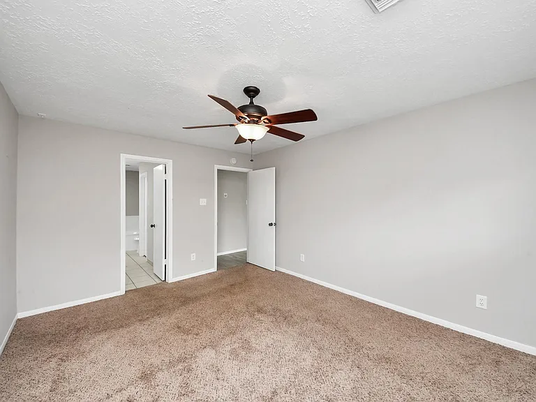 4915 Pecan Grove Dr — Photo 21