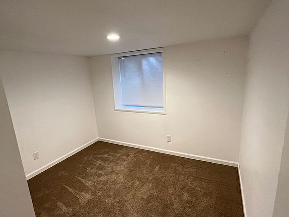 3rd image of 557-559 E Broad Ave