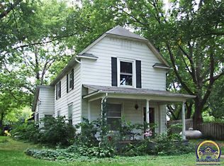 10127 SW Jordan Rd, Wakarusa, KS 66546