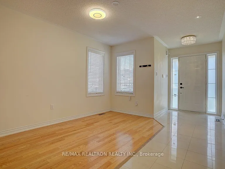 21 Shapland Cres — Photo 13