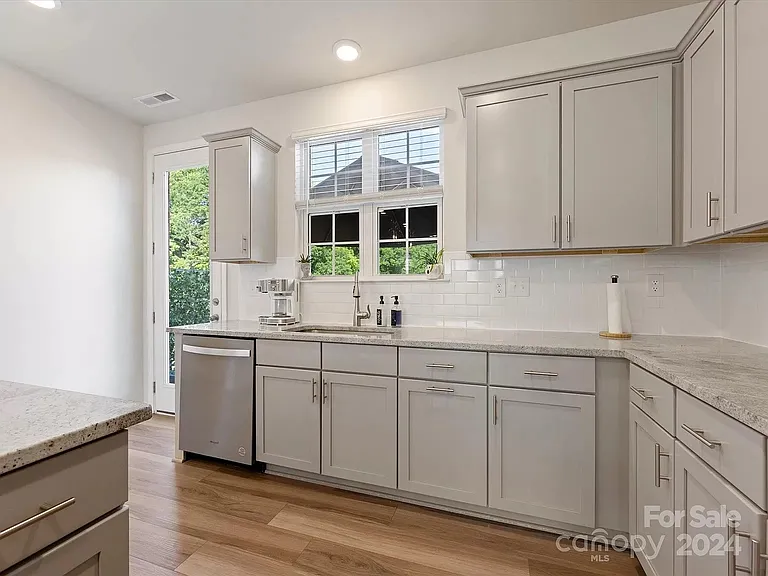 10118 Hemingway Pl — Photo 18