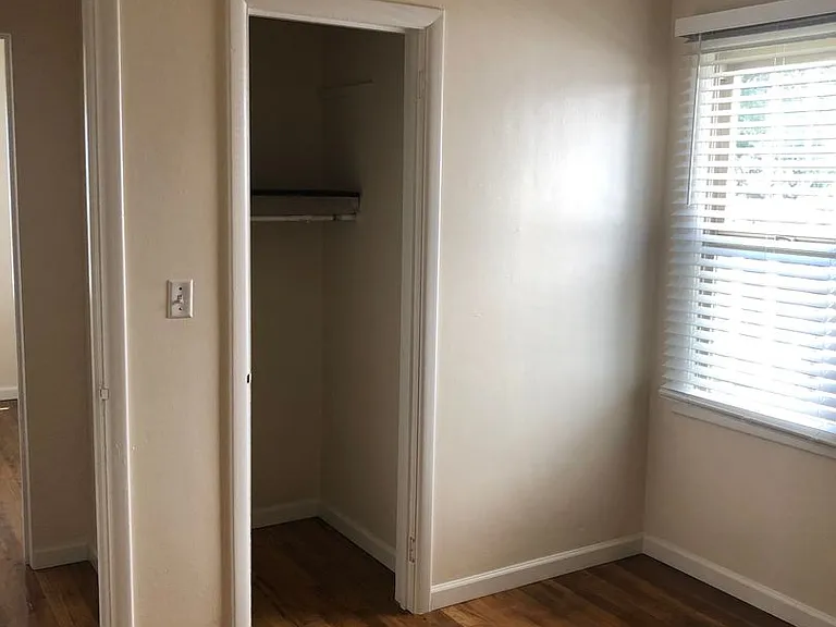 636 NW 21st St — Photo 3