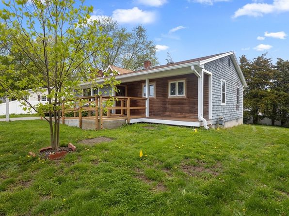 46 Wing Ln, Acushnet, MA 02743