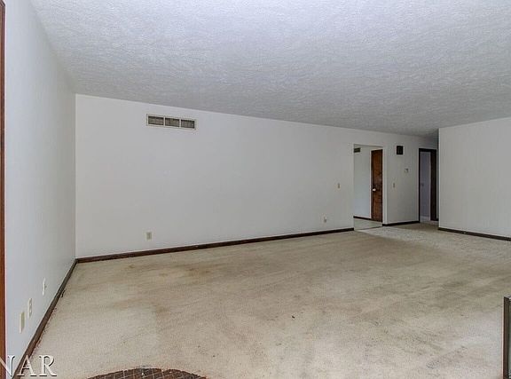 3rd image of 206 N Delane Dr