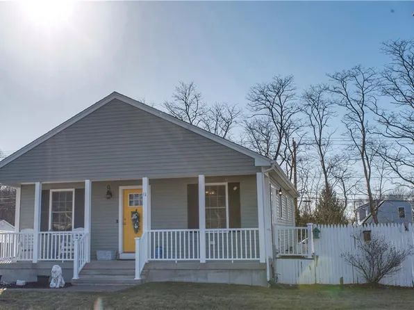 11 Saint Theresa Ave, Bristol, RI 02809