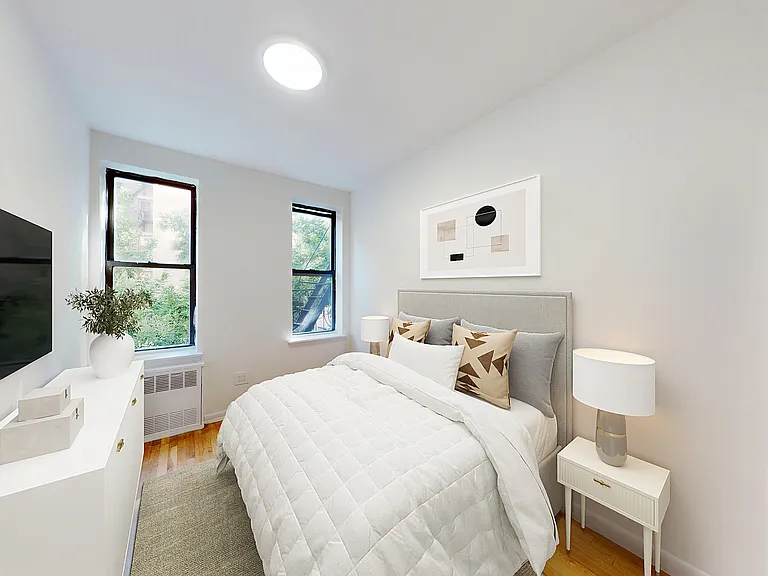 417 E 65th St #8 — Photo 3