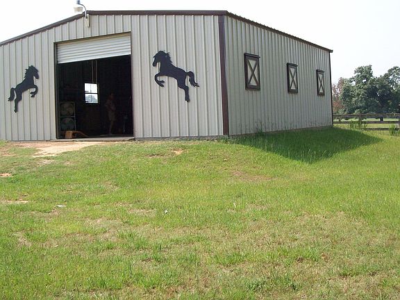 30'X36' TWO STALL HORSE BARN