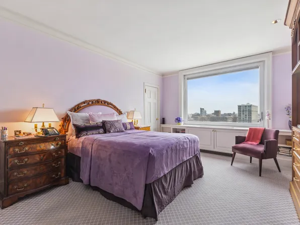 1 East End Avenue image 8 of 9