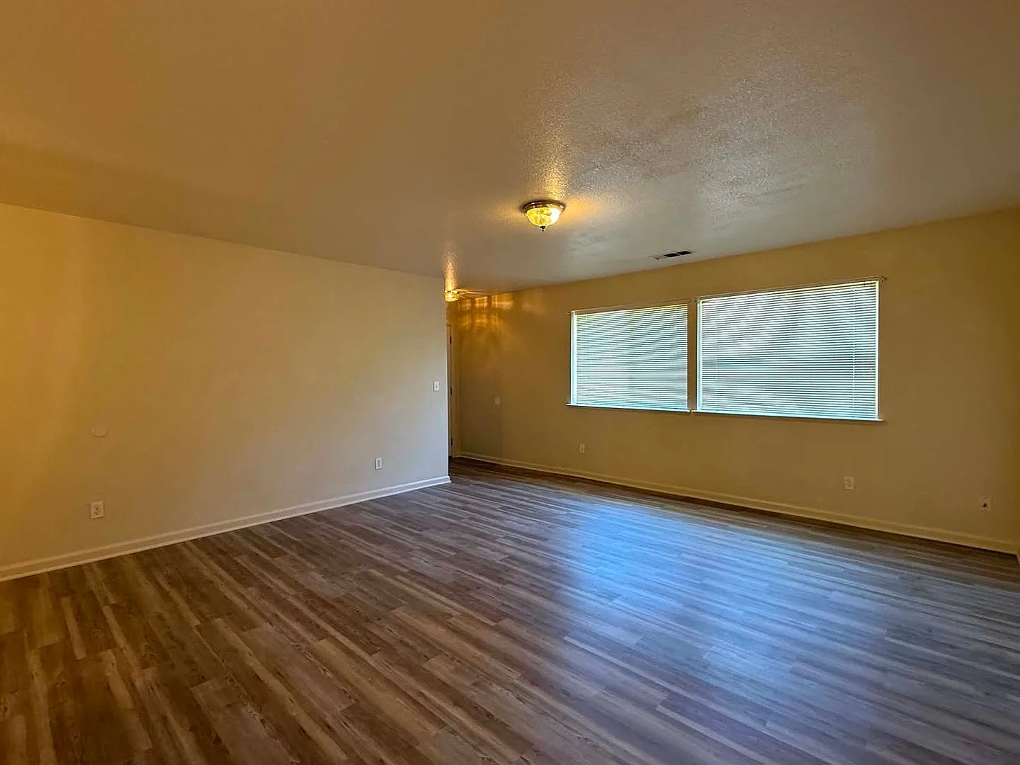 Derek - 155 - Duplex — Photo 3