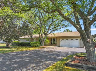 2226 Shannondale Dr, Libertyville, IL 60048