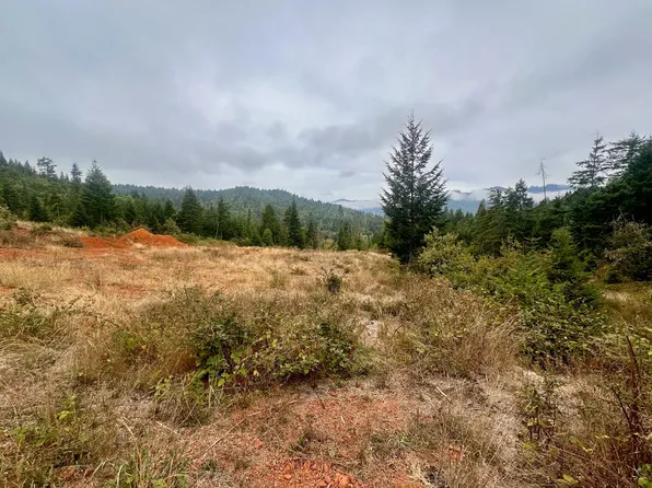 780 Tunnel Rd, Glendale, OR 97442