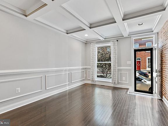 5th image of 212 S Robinson St