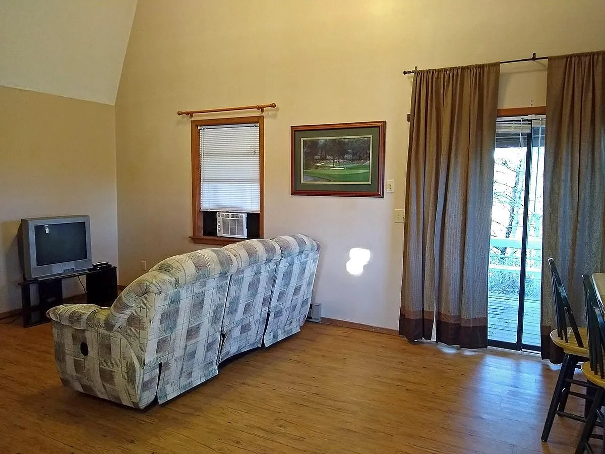 1 bed, 1.5 bath, 600 sqft, $795 — Photo 4