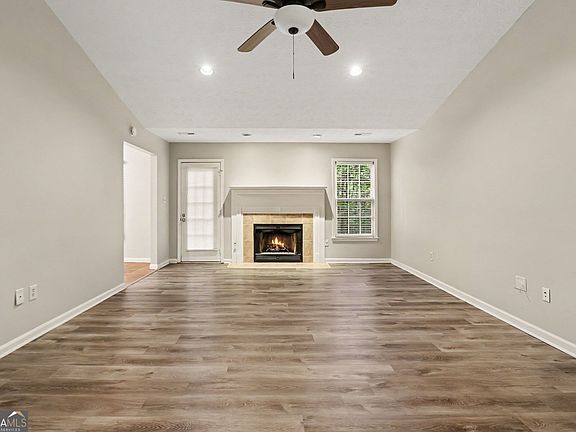 4th image of 160 Vineyards Dr