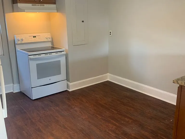 427 Sycamore Ave — Photo 9