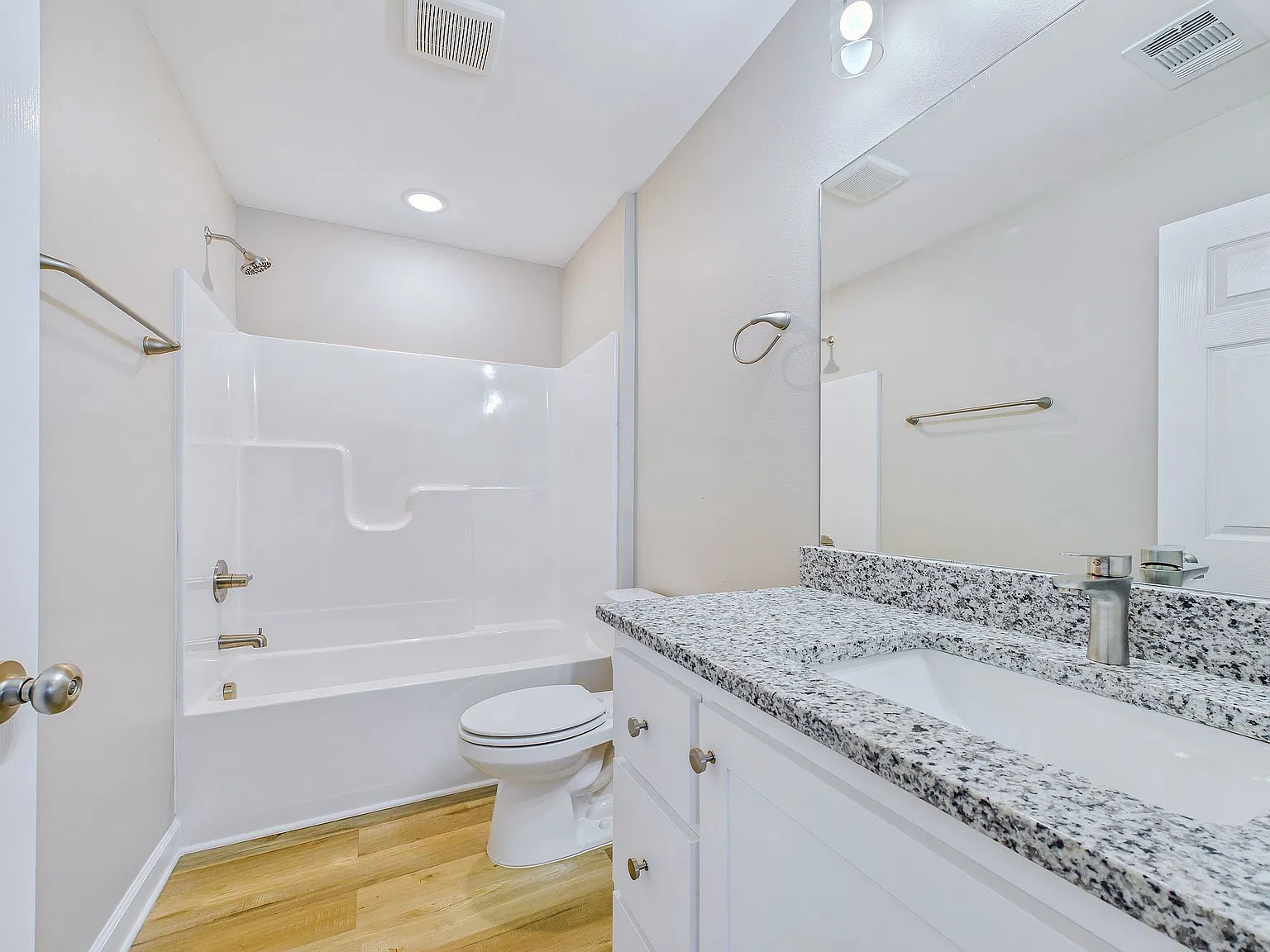 3216 West 17th Street — Photo 3