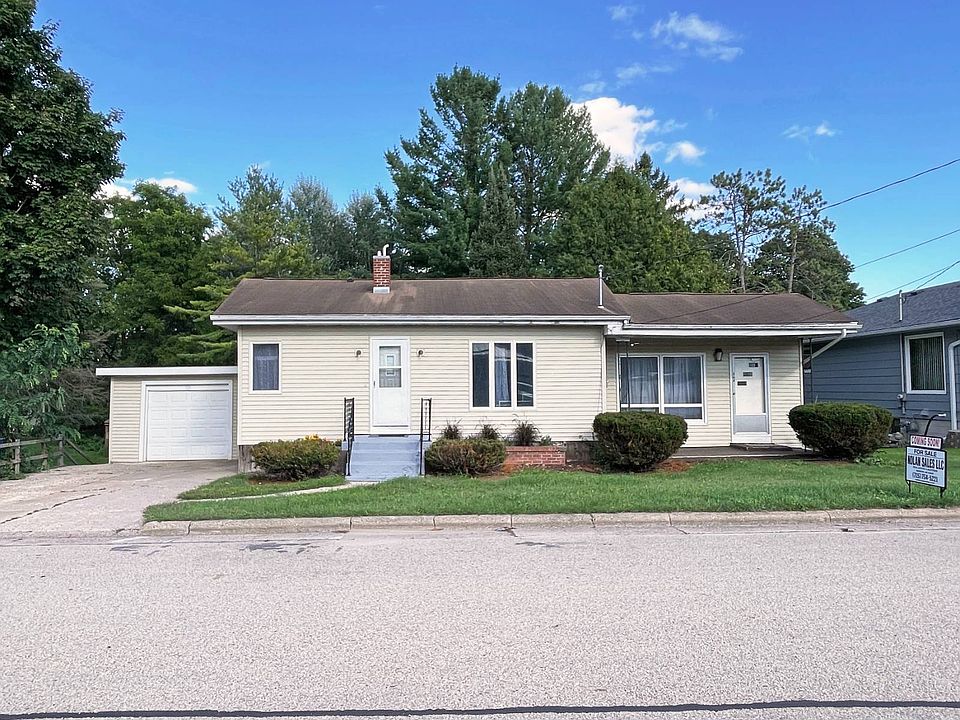 1st image of 208 SE 1st St