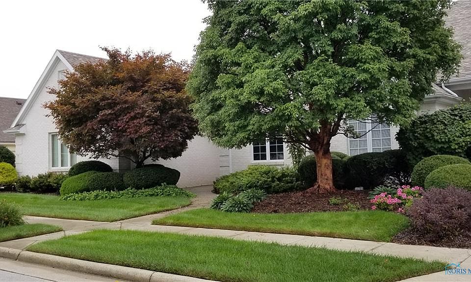 1st image of 202 Willowood Cir