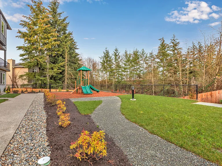 15423 Admiralty Way #E3 — Photo 32
