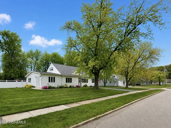 5 Farmdale Road, Hazlet, NJ 07730