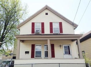 4 Melrose St, Lawrence, MA 01841