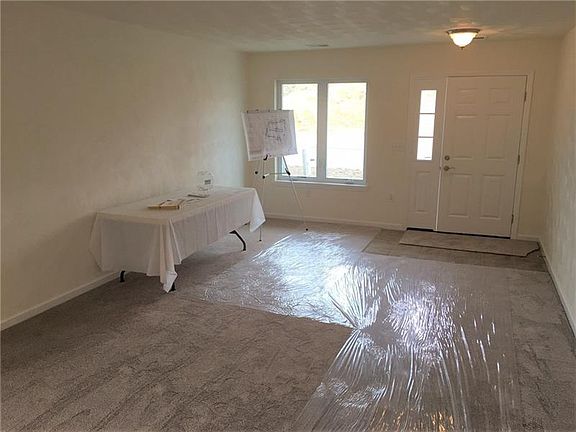 2nd image of 504 Sunview Cir #D