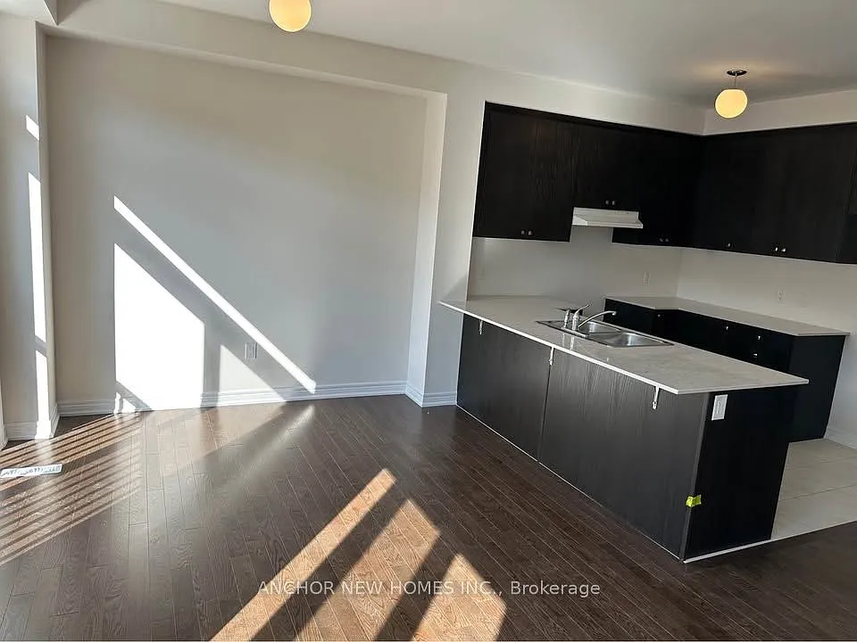 4 bed, $2,999 — Photo 4